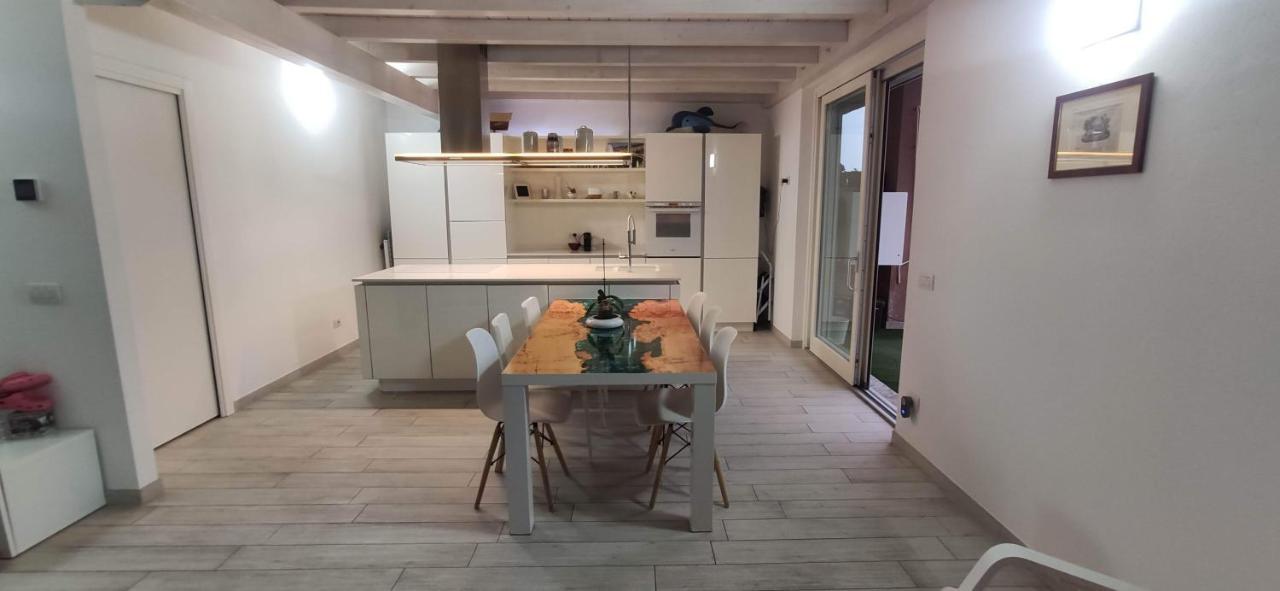 Charme Lake Loft Іспра Екстер'єр фото